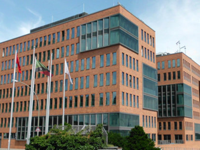 Altmann & Böhning: Ausstattung des kompletten Gebäudes, Starkstrom und Nachrichtentechnik