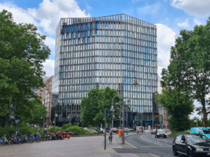 Altmann & Böhning: komplette Elektrotechnik, Ausstattung aller Büroetagen